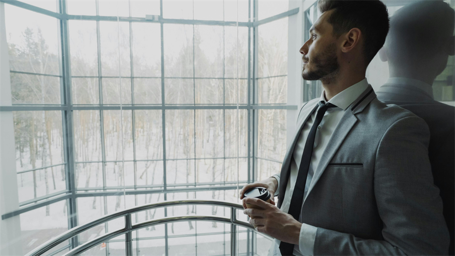 Por qué no contratan a buenos abogados: 7 errores de posicionamiento que hacen que los candidatos del sector legal pierdan oportunidades laborales
